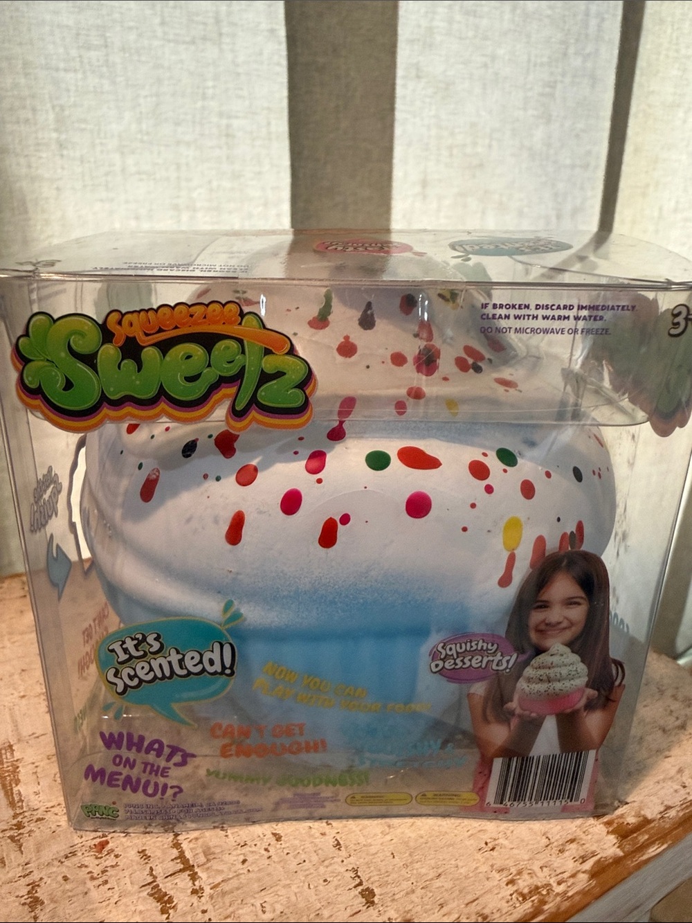 Jumbo scented cupcake- 🆕 squishy